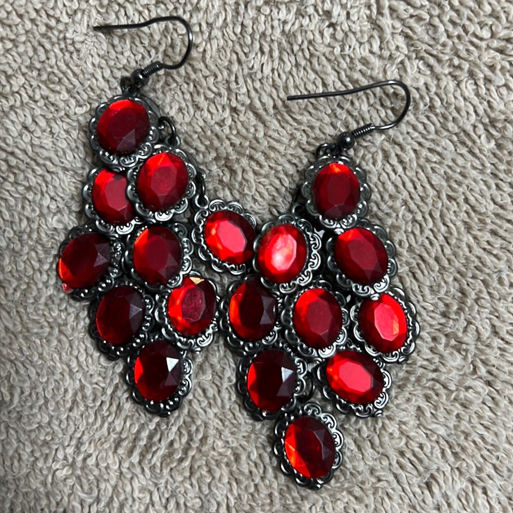 Red stone chandelier earrings - Picture 1 of 2